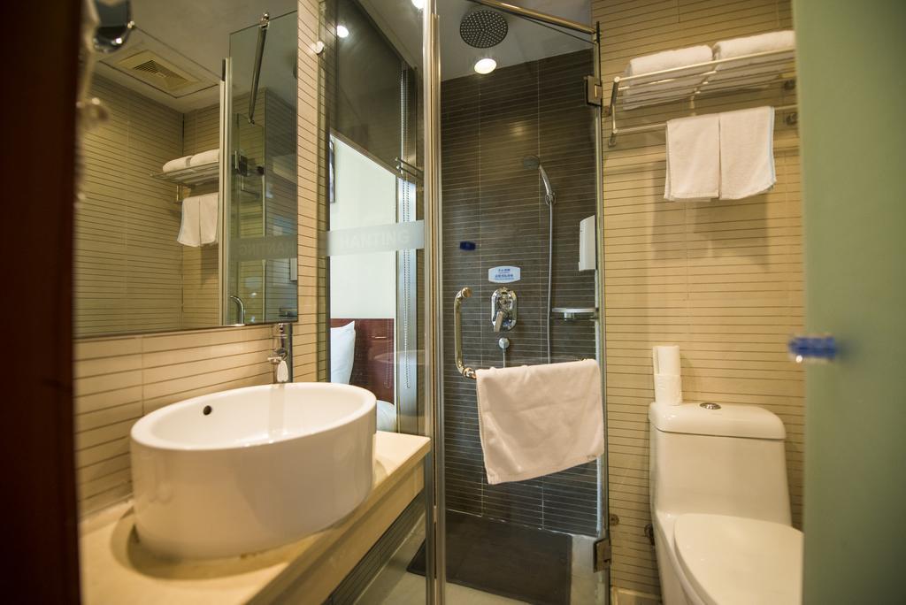 Hotel Hanting Express Nanjing East Road Branch Shanghai