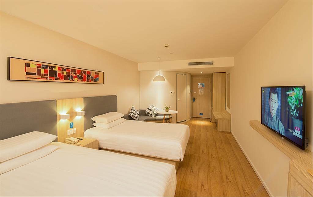 Hanting Express Nanjing East Road Branch Shanghai